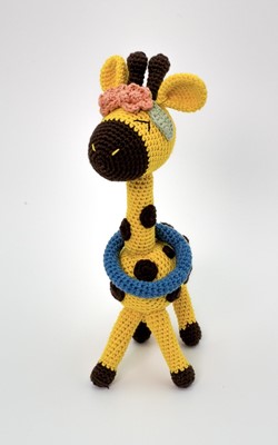 miss-giraffe-sleeping-toy