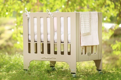 Foldable Rectangular Crib Bed (Chemical Free Milky Coffee Coloring) + 100% Organic Cotton Mattres